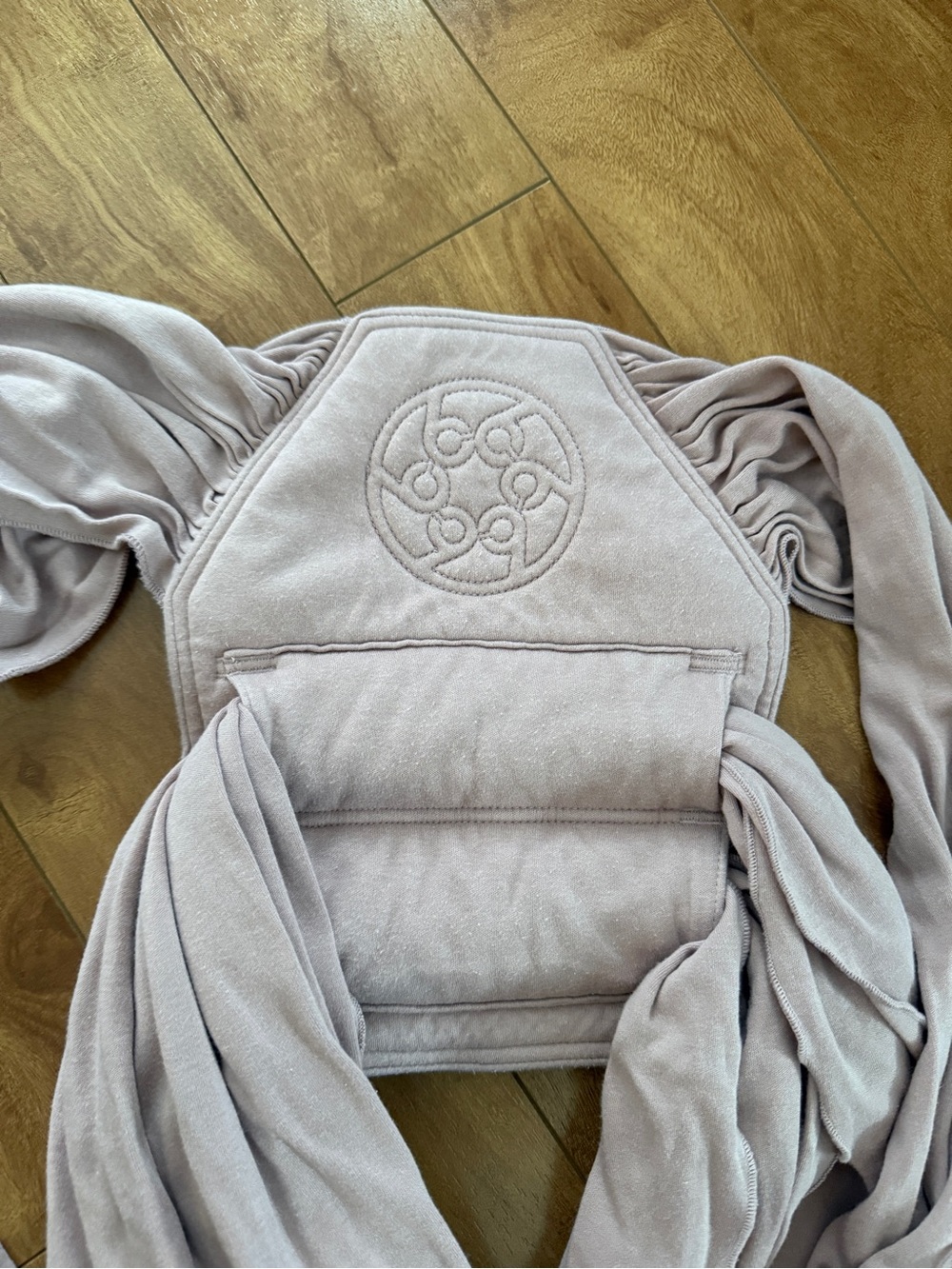 LILLEbaby Vintage Rose Dragonfly Wrap